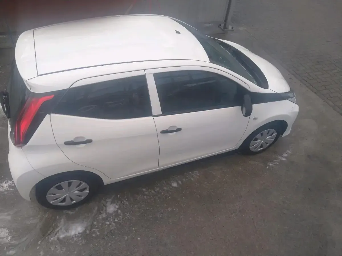 Gebraucht Toyota Aygo 72 PS (52 kW) 2019 Weiß Kleinwagen