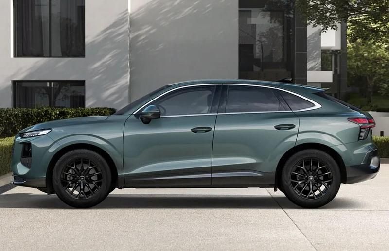 Neu Audi Q3 Sportback Ambiente 204 PS (150 kW) 2026 Salbeigrün metallic SUV