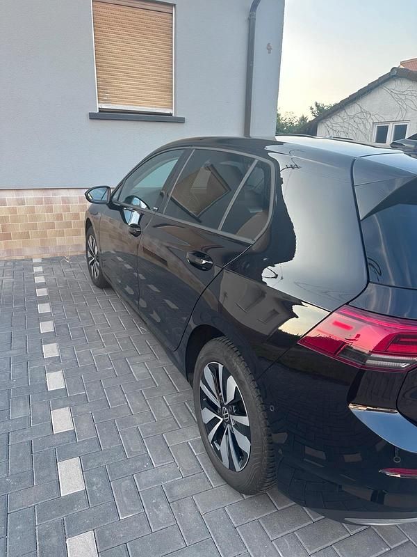 Gebraucht VW Golf VIII Move 130 PS (95 kW) 2023 Schwarz Kleinwagen
