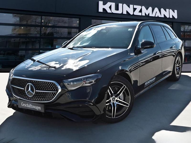 Obsidianschwarz metallic Gebraucht 2025 Mercedes E220 AMG Kombi | 75.489 € - Bild 1/4