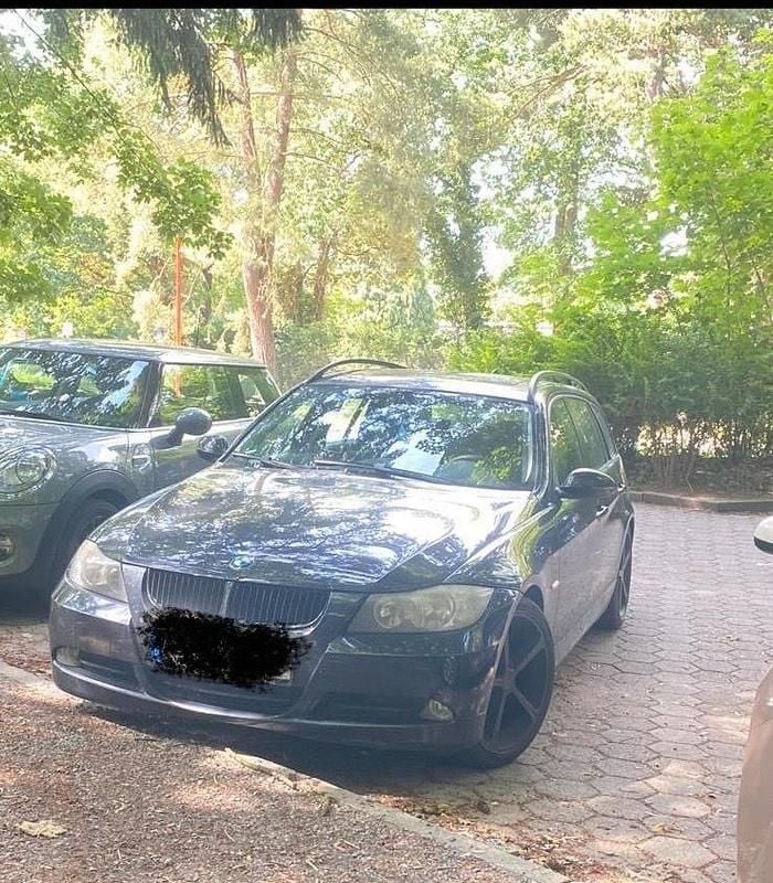 Schwarz Gebraucht 2005 BMW 320 Kombi | 1.800 € (Superpreis) - Bild 1/4