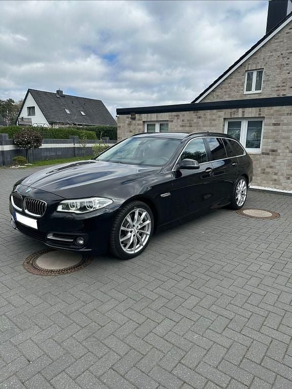 Gebraucht BMW 530 Sport Line 258 PS (189 kW) 2016 Schwarz Limousine