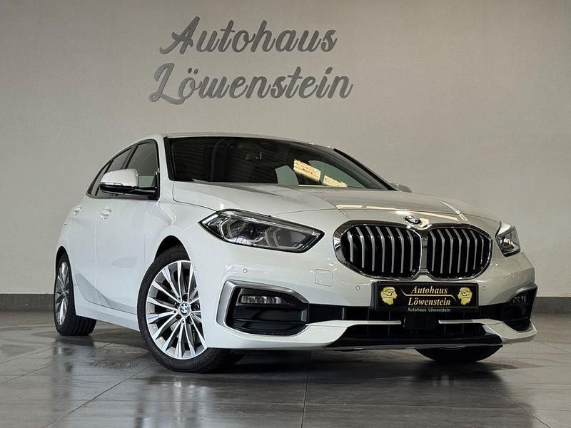 Alpinweiss iii Gebraucht 2020 BMW 120 Luxury Line Kleinwagen | 24.980 € (Fairer Preis) - Bild 1/4