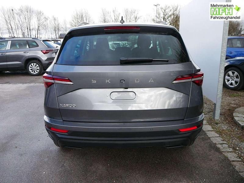 Neu Skoda Karoq Selection 150 PS (110 kW) 2025 Graphite grau metallic SUV