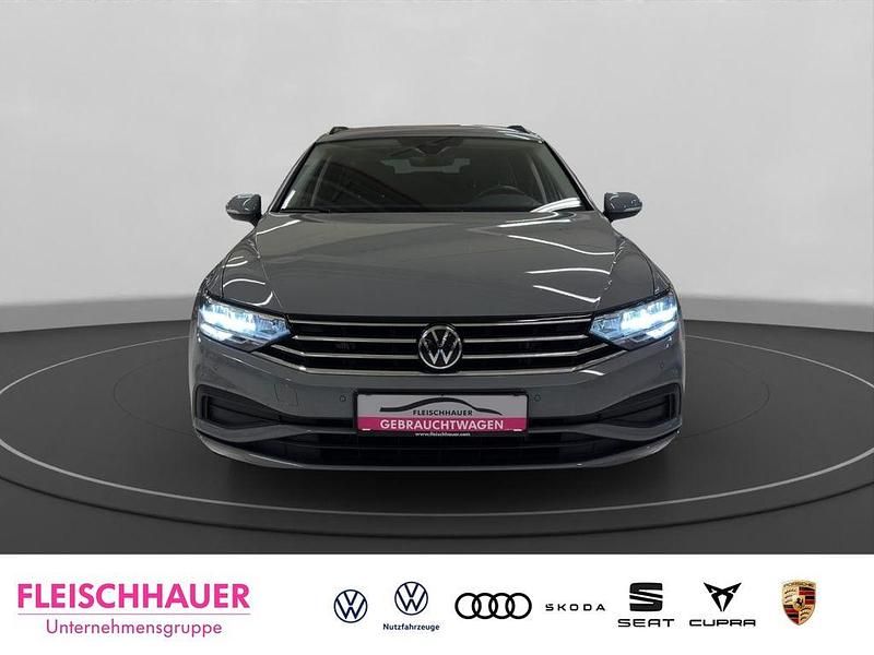 Gebraucht VW Passat Conceptline 218 PS (160 kW) 2022 Grau Kombi