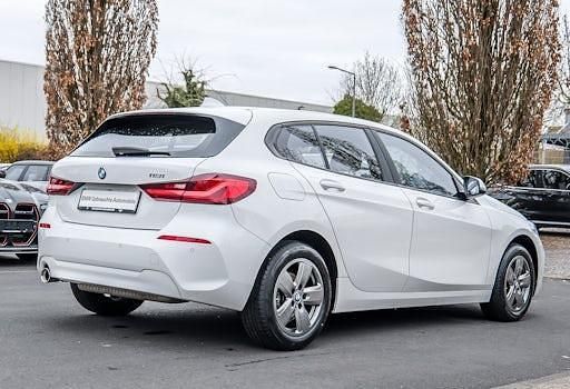Gebraucht BMW 118 Advantage 136 PS (100 kW) 2023 Weiß Kleinwagen