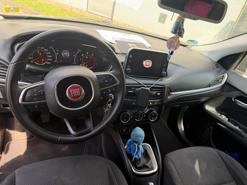 Usado Fiat Tipo 120 CV (88 kW) 2016 Gris Familiar