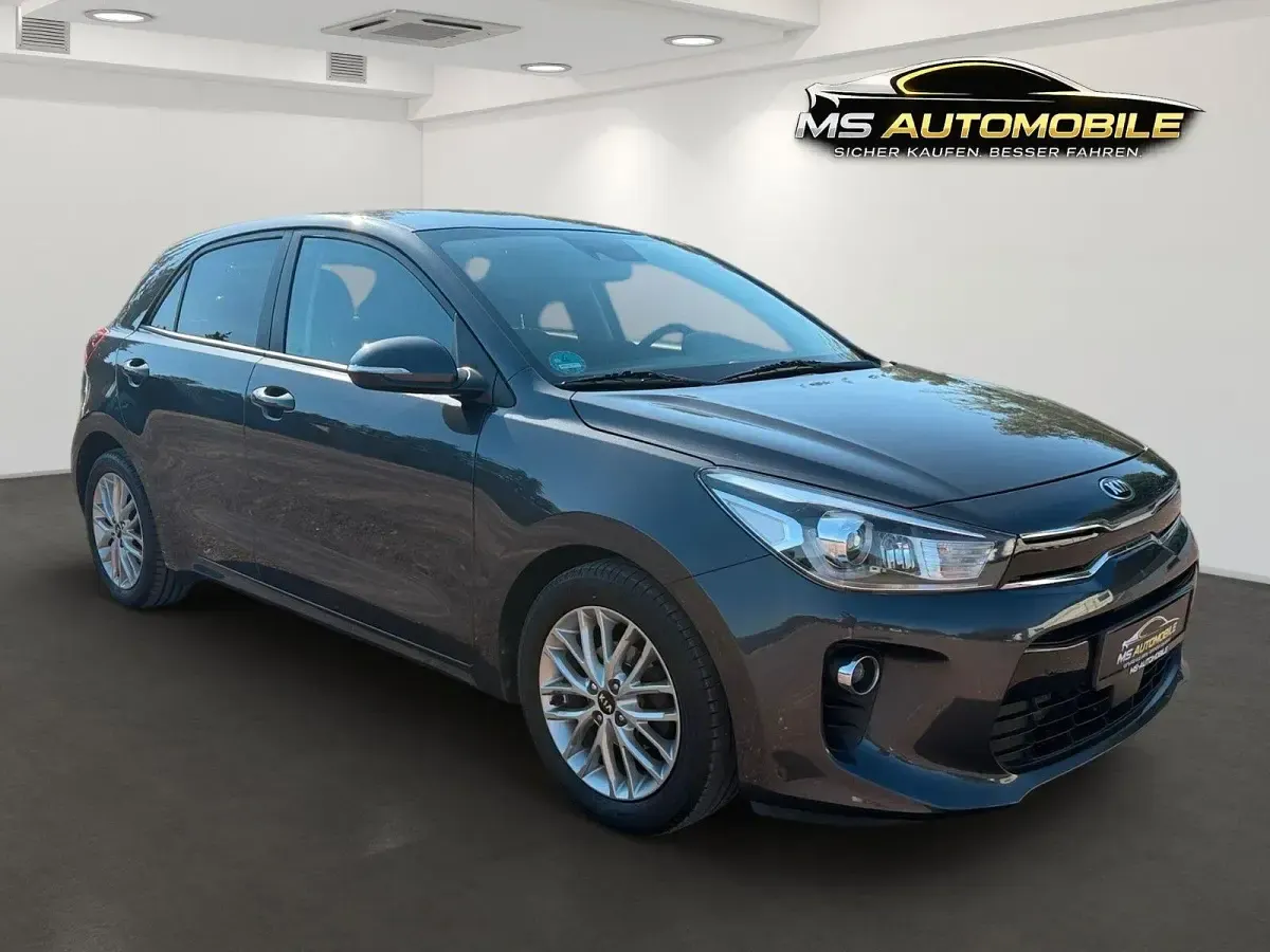 Gebraucht Kia Rio DREAM-TEAM Edition 99 PS (72 kW) 2017 Grau Kleinwagen