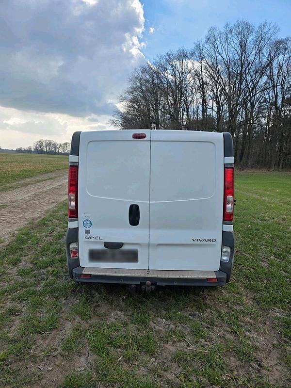 Gebraucht Opel Vivaro 90 PS (66 kW) 2010 Weiß Van / Kleinbus