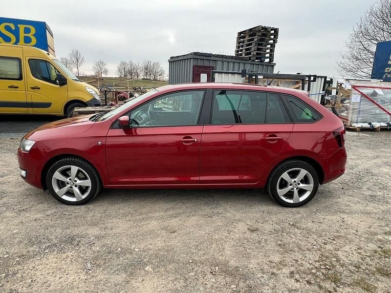 Gebraucht Skoda Rapid 105 PS (77 kW) 2014 Rot Kleinwagen