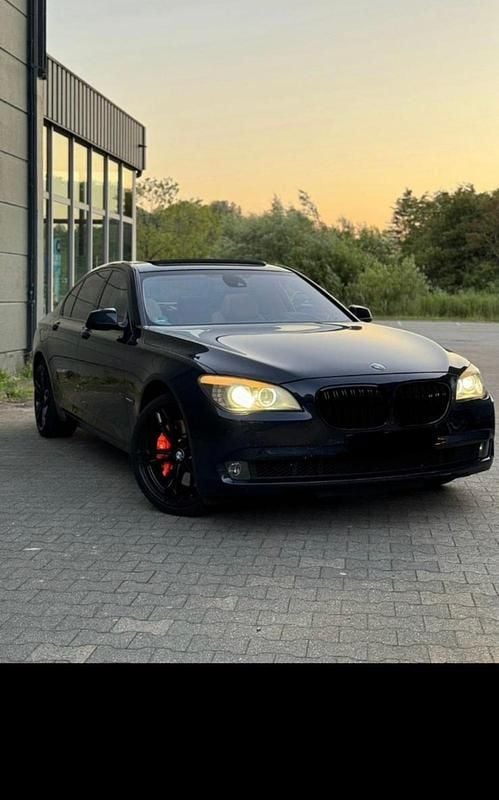 Gebraucht BMW 740 326 PS (239 kW) 2009 Schwarz Limousine