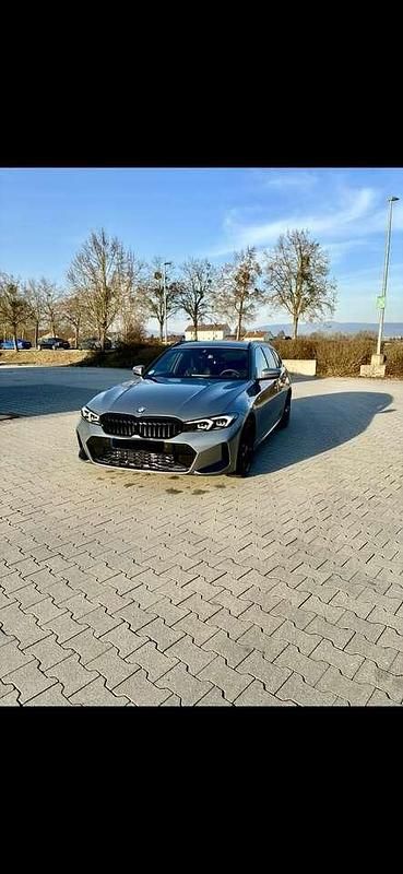 Gebraucht BMW 318 M Sport 156 PS (114 kW) 2024 Grau Kombi