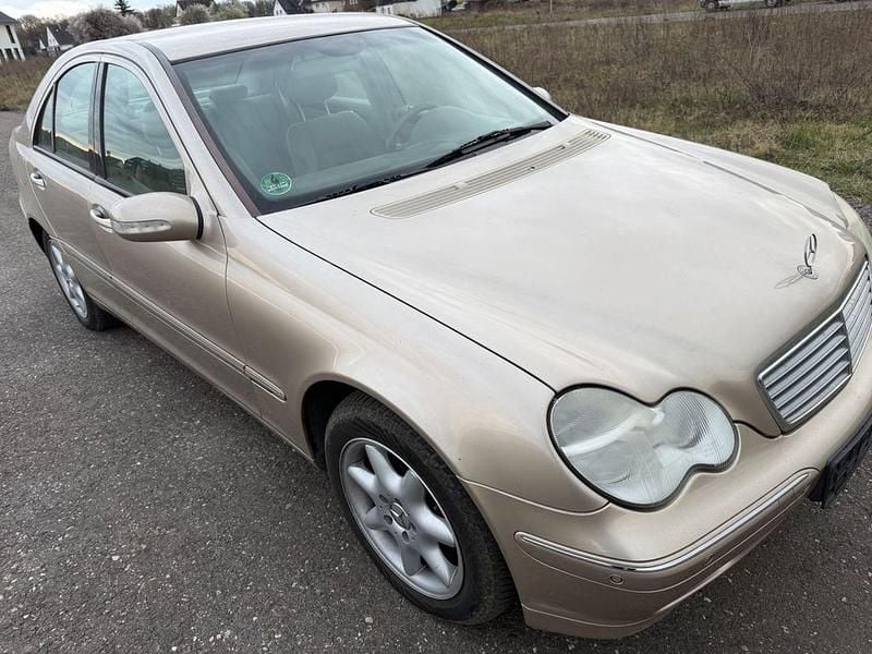 Gebraucht Mercedes C200 163 PS (119 kW) 2002 Beige Limousine