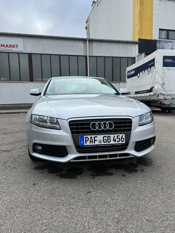 Gebraucht Audi A4 Ambiente 190 PS (139 kW) 2010 Grau Limousine