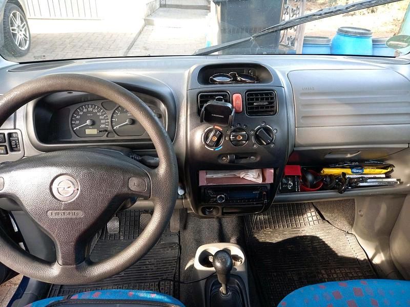 Gebraucht Opel Agila 58 PS (42 kW) 2001 Blau Van / Kleinbus