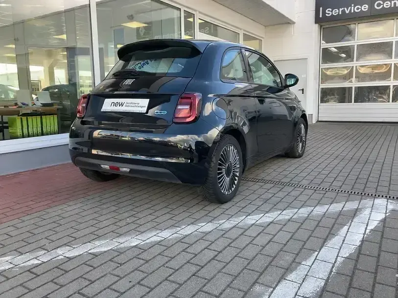 Gebraucht Fiat 500e Icon 86 kW (118 PS) 2022 Schwarz Limousine