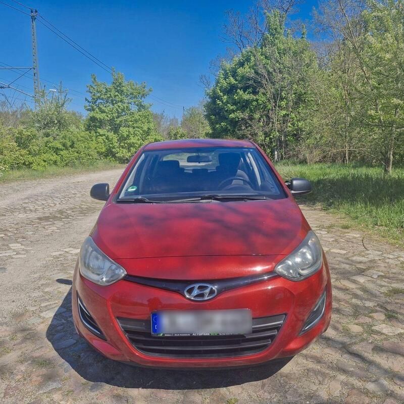 Rot Gebraucht 2013 Hyundai i20 Trend Kleinwagen | 4.200 € (Fairer Preis) - Bild 1/4
