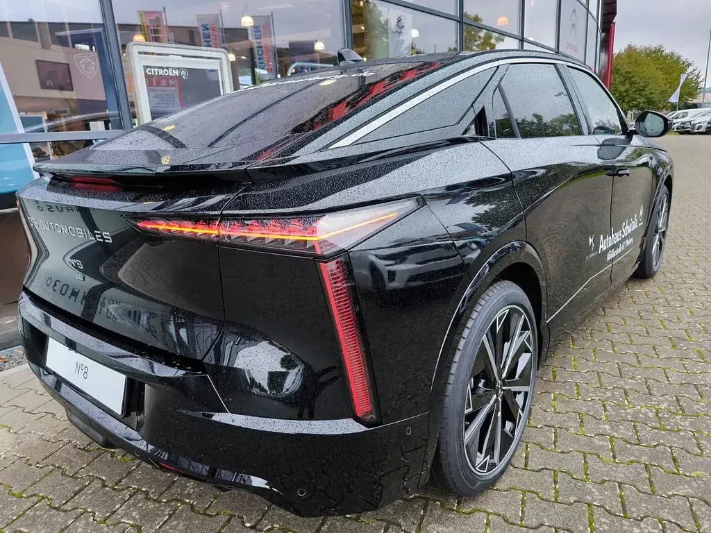 Neu DS Automobiles N°8 169 kW (230 PS) 2025 Schwarz SUV