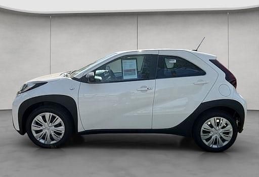 Neu Toyota Aygo X Business Edition 72 PS (52 kW) 2025 Weiß SUV
