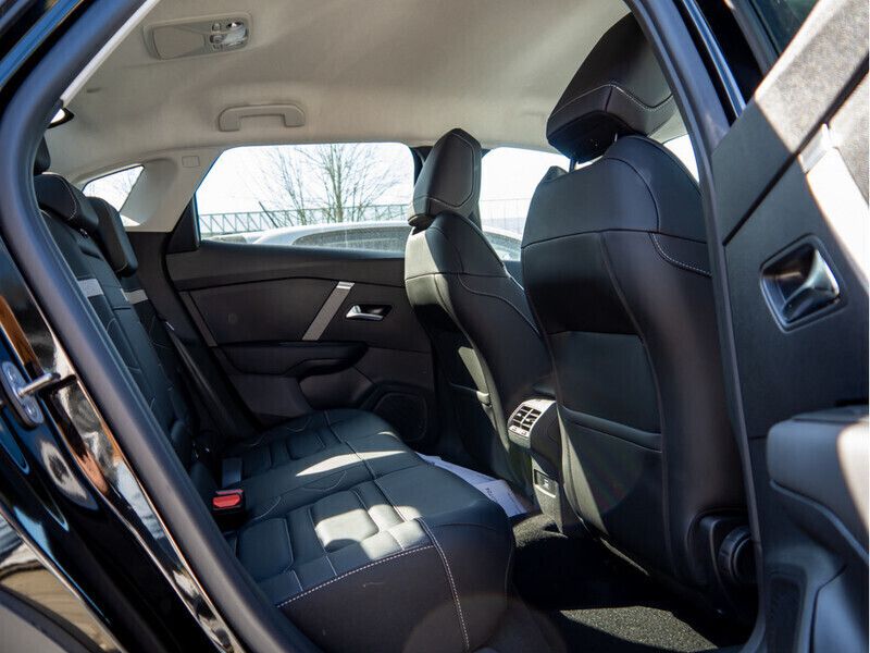 Neu Citroën C4 136 PS (100 kW) 2025 Schwarz Kleinwagen