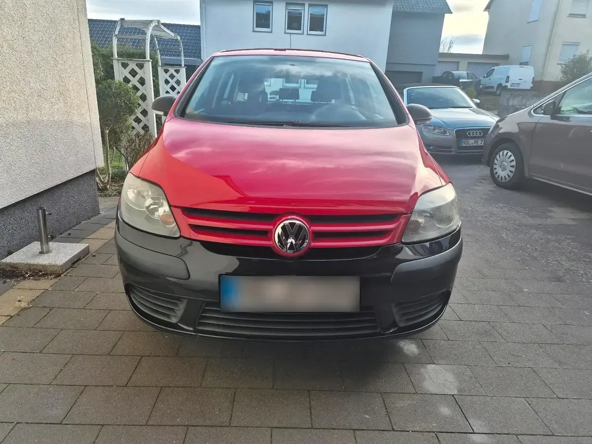 Second-hand VW Golf V 115 CP (84 kW) 2007 Roșu Break