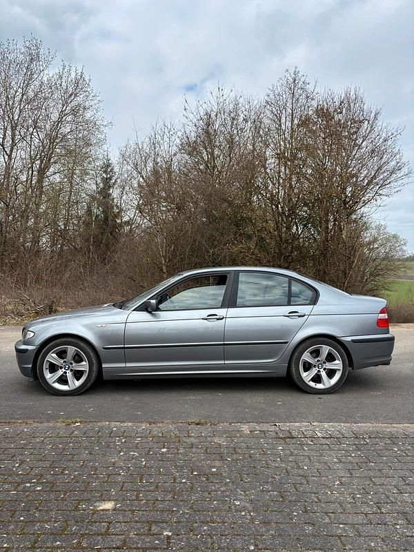 Gebraucht BMW 318 143 PS (105 kW) 2004 Silber Limousine