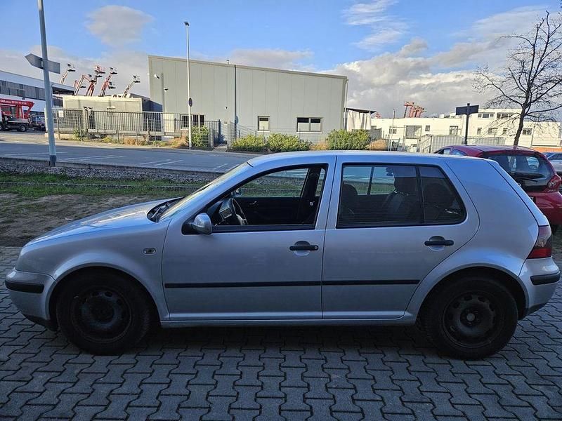 Gebraucht VW Golf IV Comfortline 116 PS (85 kW) 2001 Silber Limousine