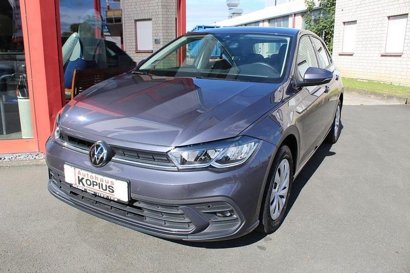 Grau Gebraucht 2023 VW Polo Life Limousine | 15.740 € (Guter Preis) - Bild 1/4