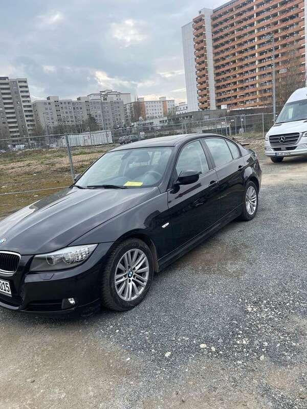 Schwarz Gebraucht 2010 BMW 318 Limousine | 6.750 € (Fairer Preis) - Bild 1/4