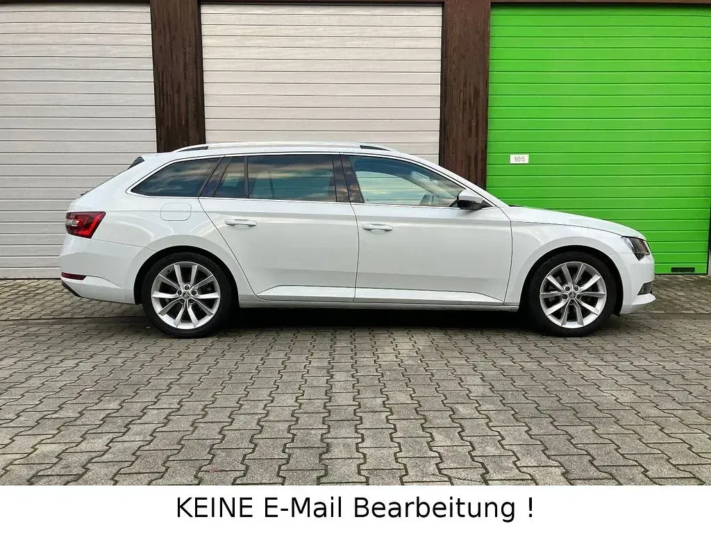 Gebraucht Skoda Superb Style 190 PS (139 kW) 2017 Moonweiss metallic Kombi