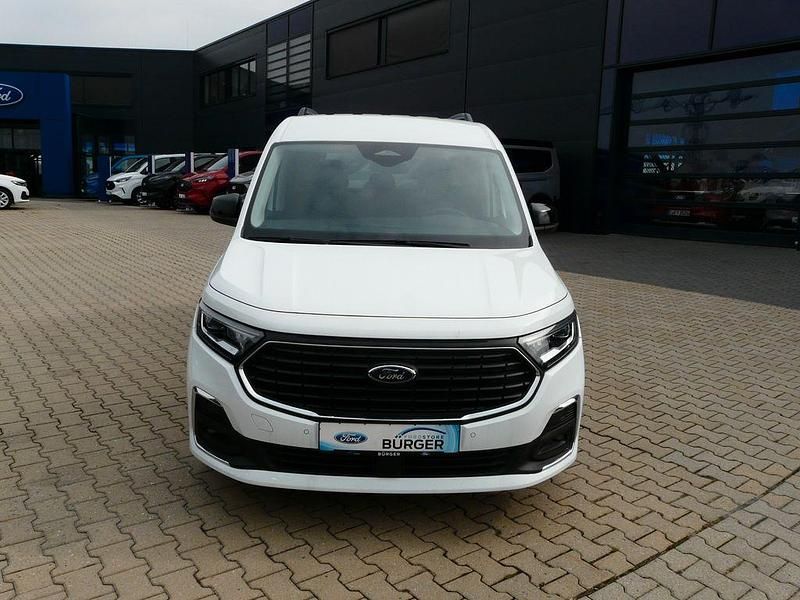 Neu Ford Tourneo Titanium 150 PS (110 kW) 2026 Weiß Van / Kleinbus