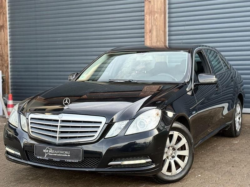 Second-hand Mercedes E200 136 CP (100 kW) 2011 Negru Berlinǎ