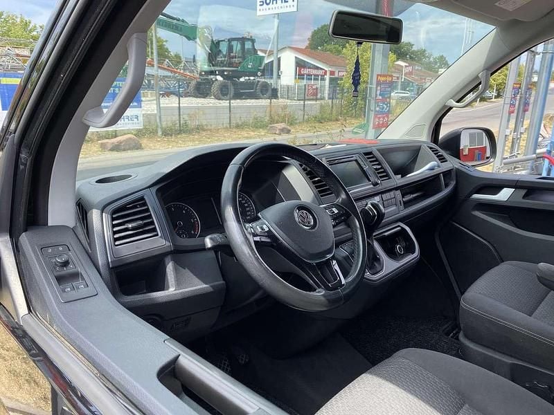 Second-hand VW Multivan Business 150 CP (110 kW) 2017 Negru Monovolum