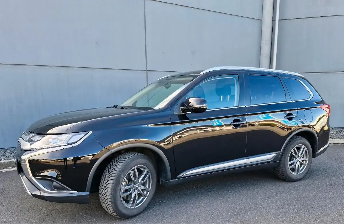 Gebraucht Mitsubishi Outlander Active 150 PS (110 kW) 2019 Schwarz SUV