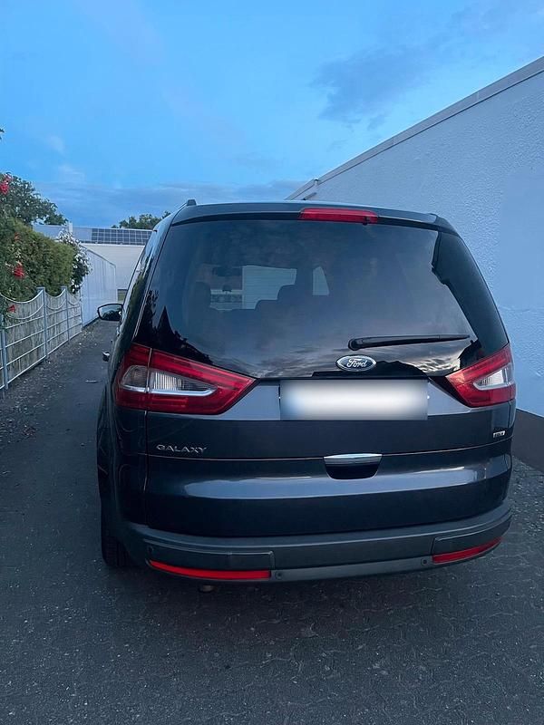 Gebraucht Ford Galaxy 163 PS (119 kW) 2010 Grau Van / Kleinbus