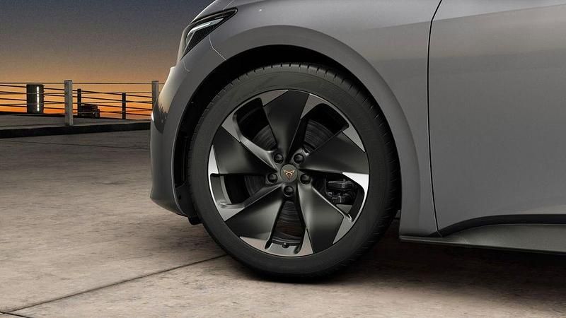 Neu Cupra Born 169 kW (231 PS) 2025 Silber Kleinwagen