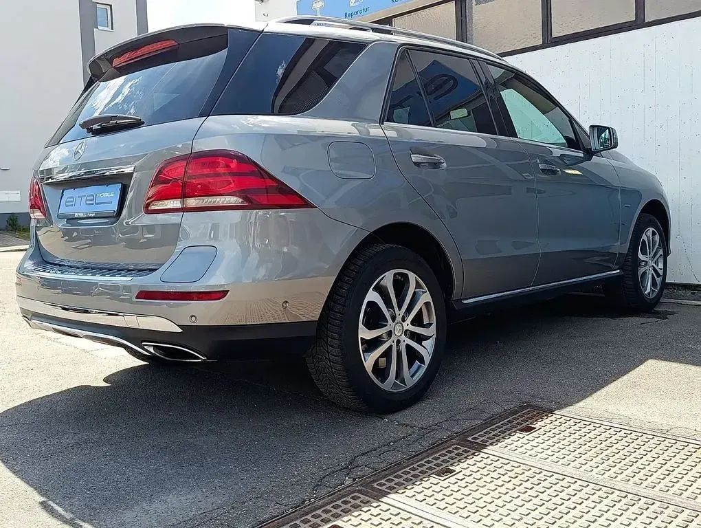 Gebraucht Mercedes GLE500 333 PS (244 kW) 2016 Silber (palladiumsilber  metalliclack) SUV