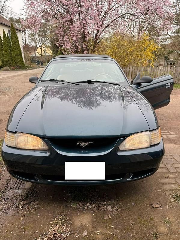 Second-hand Ford Mustang 218 CP (160 kW) 1995 Verde Cabrio
