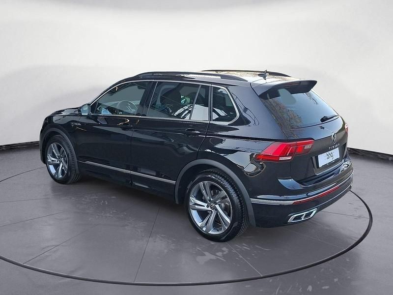 Gebraucht VW Tiguan R-line 150 PS (110 kW) 2024 Schwarz SUV