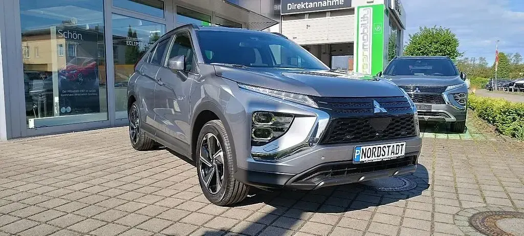 Gebraucht Mitsubishi Eclipse Cross Plus 188 PS (138 kW) 2022 Grau SUV