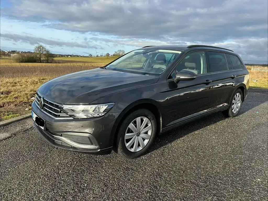 Gebraucht VW Passat Business 150 PS (110 kW) 2023 Grau Kombi
