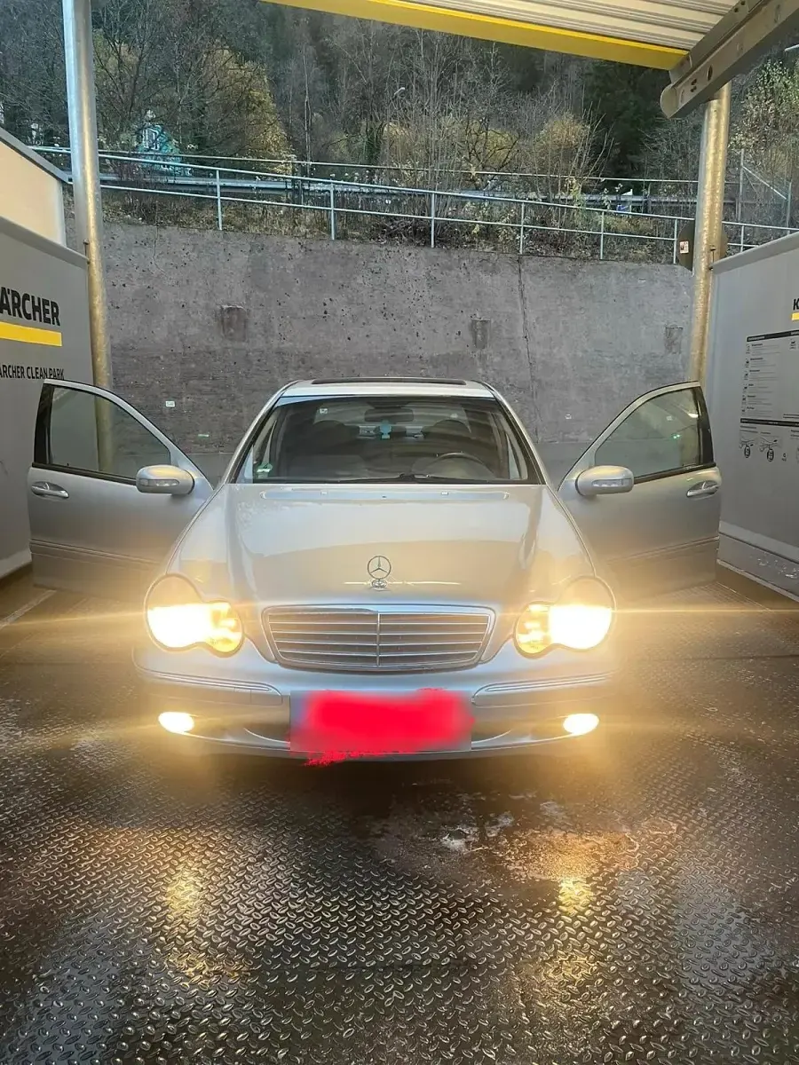 Gebraucht Mercedes C180 129 PS (94 kW) 2001 Silber Limousine