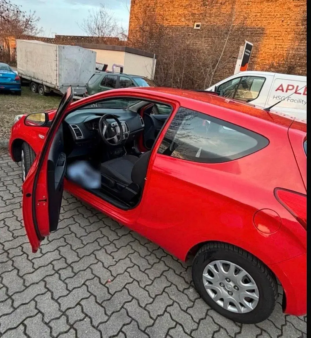 Gebraucht Hyundai i20 78 PS (57 kW) 2009 Rot Kleinwagen