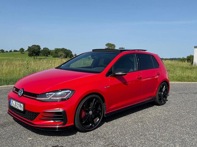 Rot Gebraucht 2019 VW Golf VII GTI Limousine | 29.999 € (Teuer) - Bild 1/4