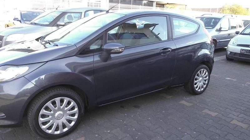 Gebraucht Ford Fiesta Trend 82 PS (60 kW) 2009 Grau Kleinwagen