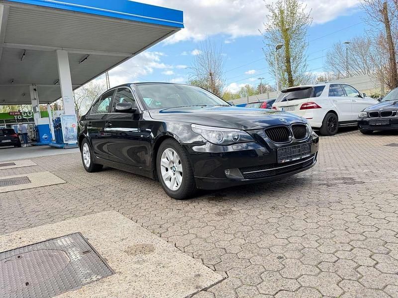 Gebraucht BMW 525 197 PS (144 kW) 2008 Schwarz Limousine