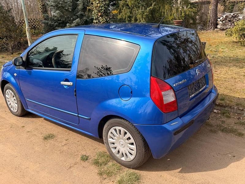 Gebraucht Citroën C2 Comfort 73 PS (53 kW) 2007 Blau Kleinwagen