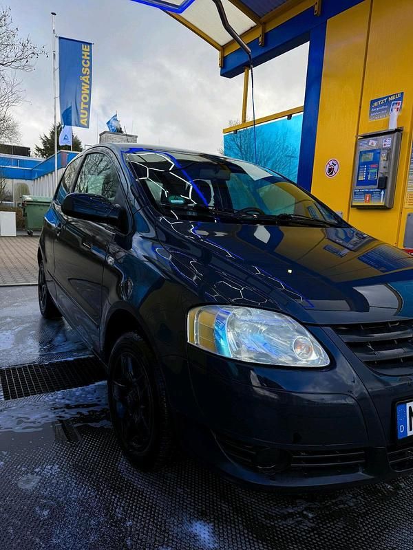 Gebraucht VW Fox Sound 75 PS (55 kW) 2010 Grau Kleinwagen