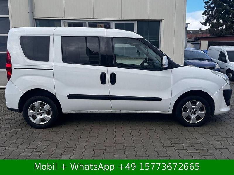 Gebraucht Fiat Doblò 105 PS (77 kW) 2011 Weiß Van / Kleinbus