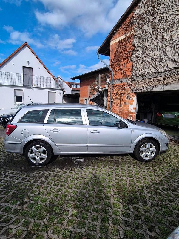 Gebraucht Opel Astra 100 PS (73 kW) 2007 Silber Kombi